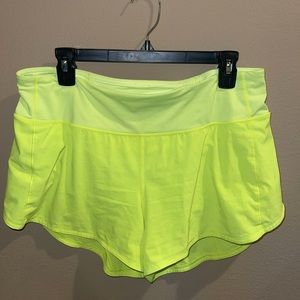 Lululemon Speed up mid- rise lined short 4”.
